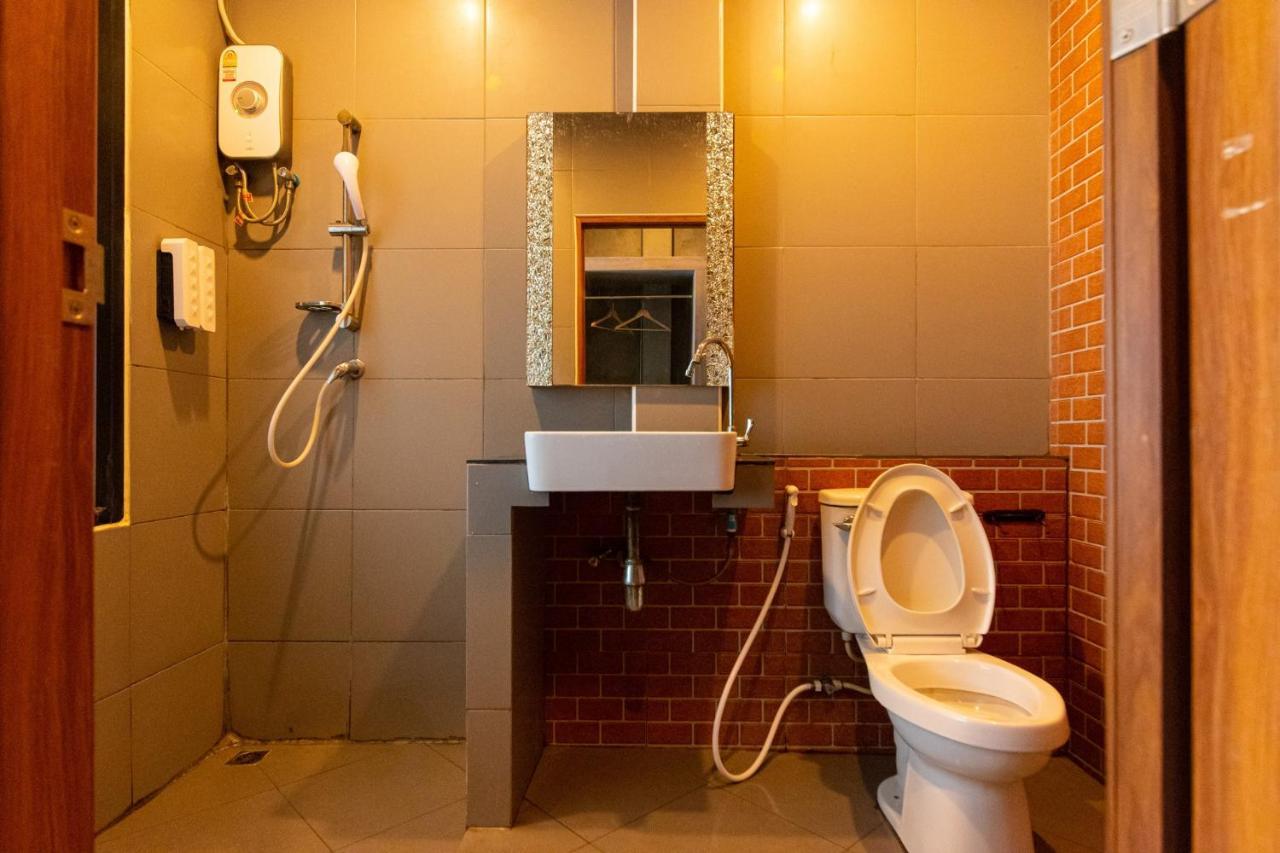 Hotel Matini Klong1 Rangsit Esterno foto