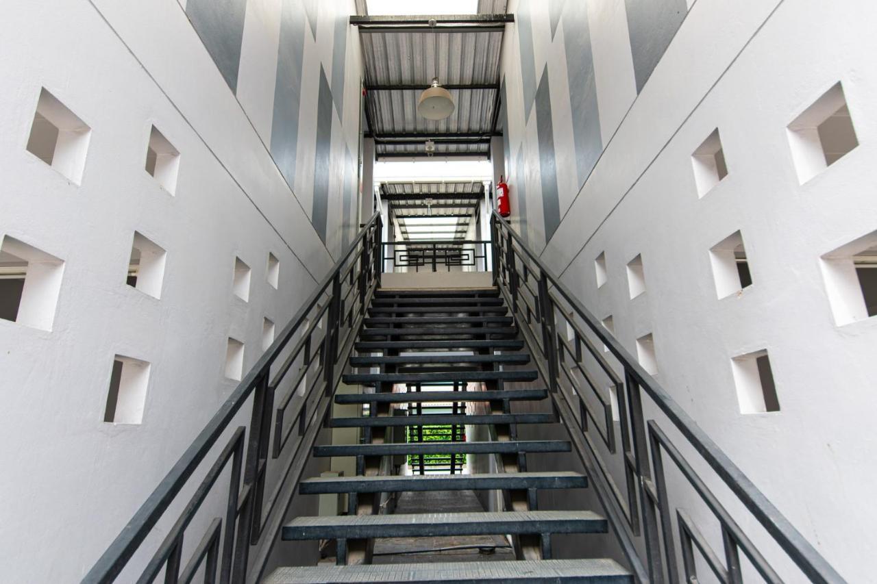 Hotel Matini Klong1 Rangsit Esterno foto